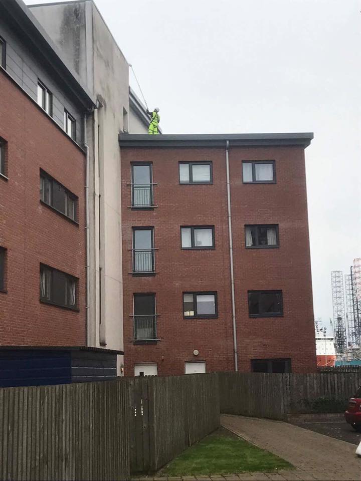 exterior building cleaning