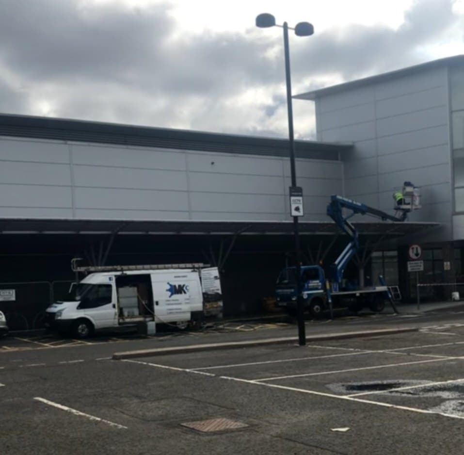 exterior building cleaning